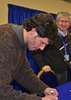 16 - RAMON  impegnato a firmare